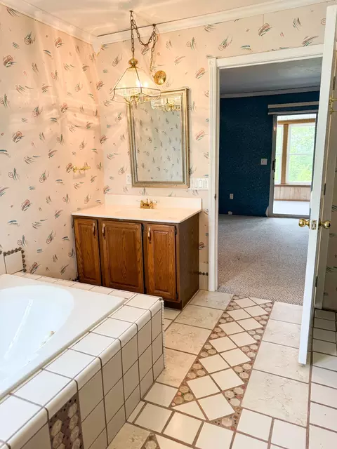 Bath - 108 Sunset Cir, Centerville, TN 37033 photo 5 of 6