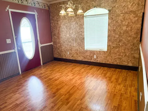 Living - 108 Sunset Cir, Centerville, TN 37033 photo 1 of 4