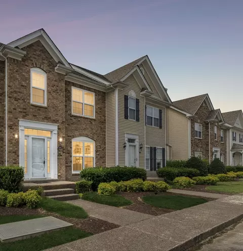 2271 Dewey Dr #J4, Spring Hill, TN 37174