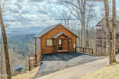 1829 Fantasy Way, Sevierville, TN 37876