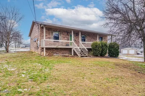 1605 Rolling Hills Dr, Dandridge, TN 37725