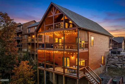 686 Stockton Dr, Sevierville, TN 37876