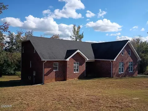 626 Briarwood Dr, Dandridge, TN 37725