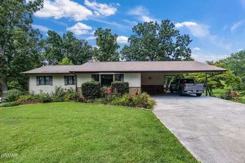 742 Chestnut Grove Rd, Dandridge, TN 37725