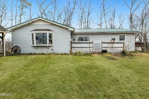 1928 Bouldercrest Dr, Dandridge, TN 37725