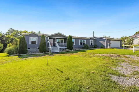 2709 Yarberry Edge Ln, Kodak, TN 37764
