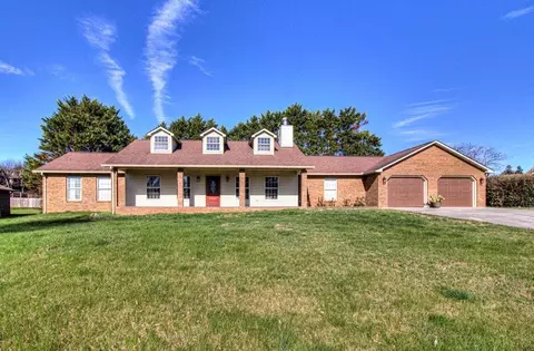 1021 Columbine Lea, Sevierville, TN 37862