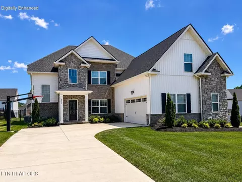 9400 Liberty Bell Rd, Powell, TN 37849