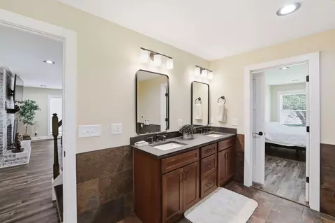 Bath - 302 Windmill Ln, Georgetown, TN 37336 photo 1 of 6