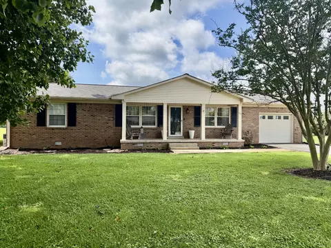 713 Lloyd St, Lawrenceburg, TN 38464