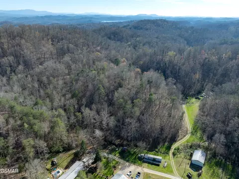 2723 Redbud Valley Dr, Maryville, TN 37801