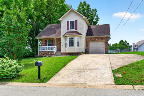 1096 Gunpoint Dr, Clarksville, TN 37042