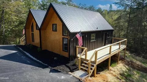 505 Happy Hollow Ln, Sevierville, TN 37876
