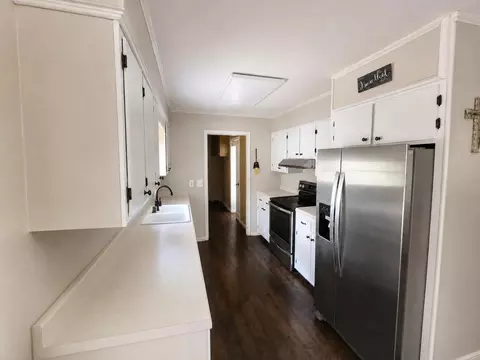 Kitchen - 655 End Dr, Savannah, TN 38372 photo 2 of 2