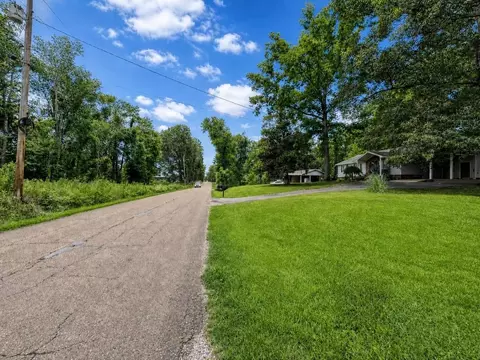 Exterior - 655 End Dr, Savannah, TN 38372 photo 2 of 5