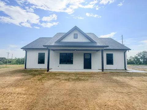 4677 Scottsville Rd, Lafayette, TN 37083
