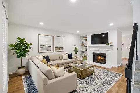 200 N Royal Oaks Blvd #E1, Franklin, TN 37067