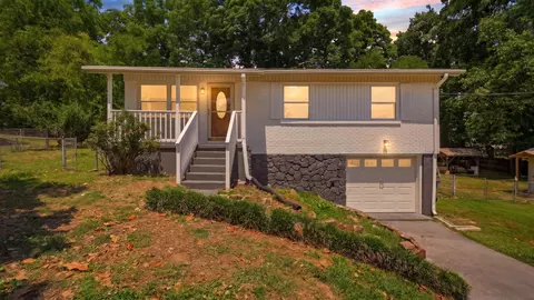 2387 Glengerrie Dr, Soddy Daisy, TN 37379