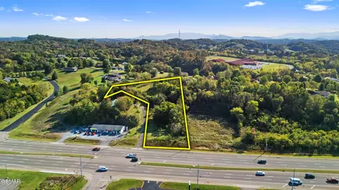 34 Winfield Dunn Pkwy, Sevierville, TN 37876