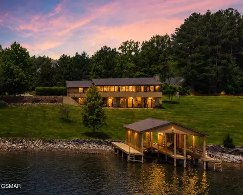 326 Chamberlain Cove Rd, Kingston, TN 37763
