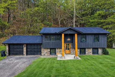 3139 Easy St, Sevierville, TN 37862