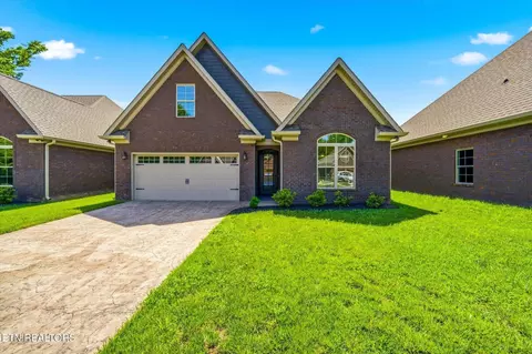 224 Lake View Pt, Englewood, TN 37329