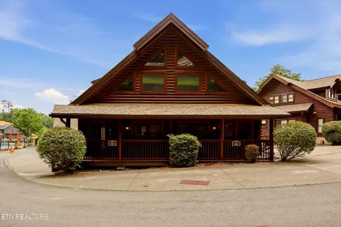 727 Golf View Blvd, Pigeon Forge, TN 37863