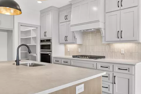 Kitchen - 5541 Sinclair St, Murfreesboro, TN 37127 photo 7 of 8