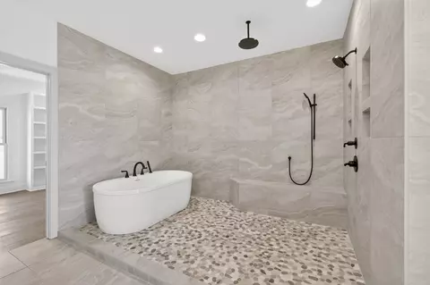 Bath - 5541 Sinclair St, Murfreesboro, TN 37127 photo 3 of 8