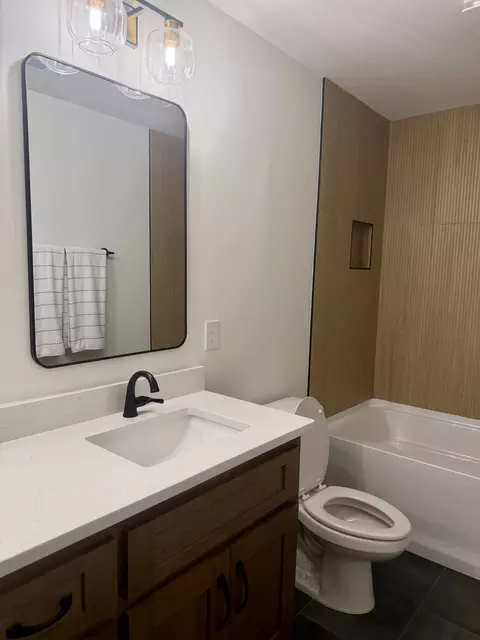 Bath - 5541 Sinclair St, Murfreesboro, TN 37127 photo 11 of 16
