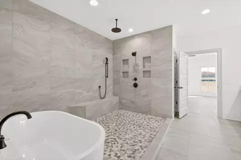 Bath - 5541 Sinclair St, Murfreesboro, TN 37127 photo 4 of 8