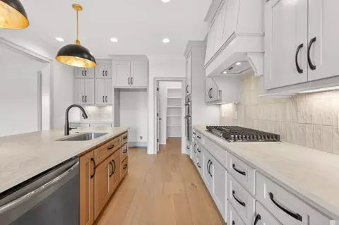 Kitchen - 5541 Sinclair St, Murfreesboro, TN 37127 photo 4 of 8