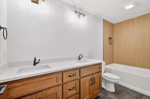 Bath - 5541 Sinclair St, Murfreesboro, TN 37127 photo 6 of 8