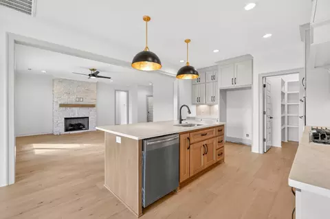 Kitchen - 5541 Sinclair St, Murfreesboro, TN 37127 photo 3 of 8