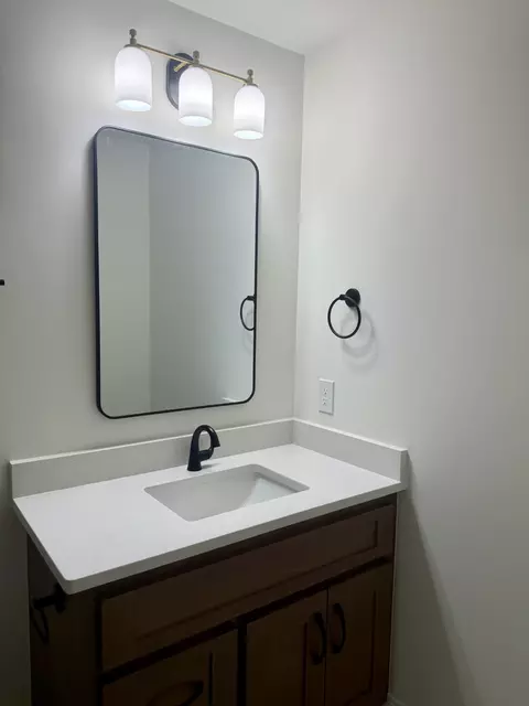 Bath - 5541 Sinclair St, Murfreesboro, TN 37127 photo 1 of 16