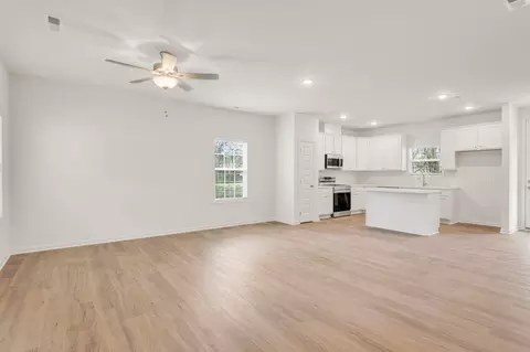 101 Centennial Ln, Columbia, TN 38401