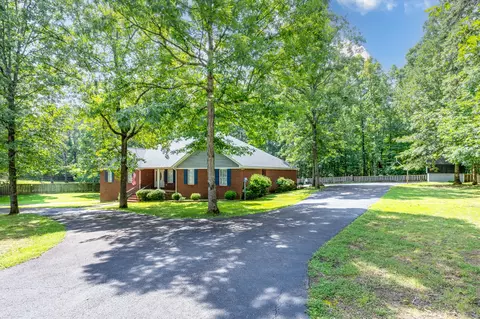 106 Parkwood Ln, Hohenwald, TN 38462