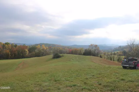 637 Sharp Rd, Sevierville, TN 37876 photo 4