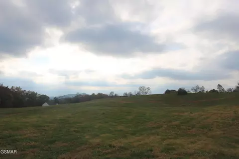 637 Sharp Rd, Sevierville, TN 37876 photo 3