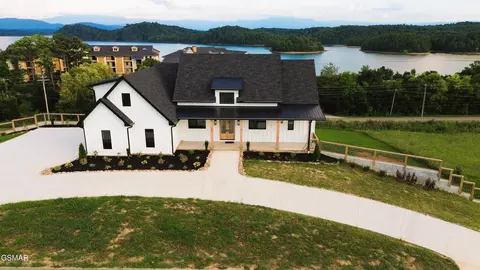 206 Eagle View Dr, Dandridge, TN 37725