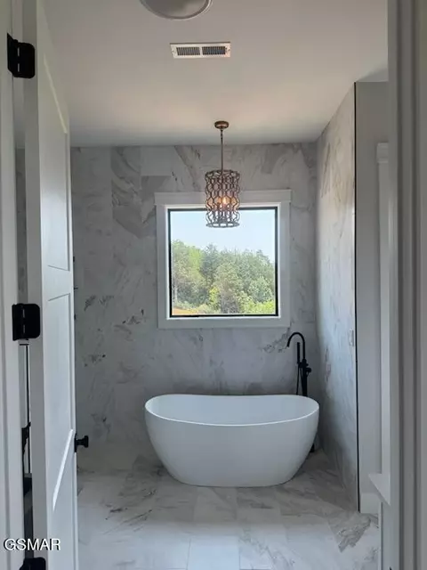 Bath - 206 Eagle View Dr, Dandridge, TN 37725 photo 8 of 10