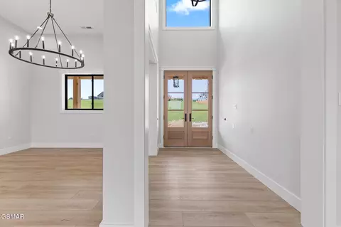 Entry Way - 206 Eagle View Dr, Dandridge, TN 37725 photo 2 of 4