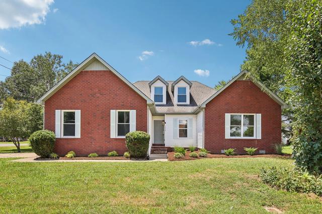 1940 Sterling St, Murfreesboro, TN 37127