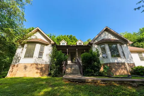 1440 College Park Dr, Columbia, TN 38401