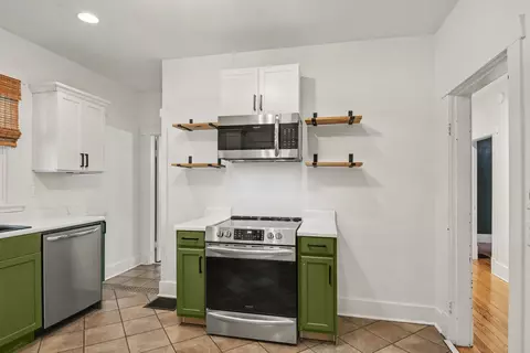 Kitchen - 301 Garner St, Springfield, TN 37172 photo 2 of 3