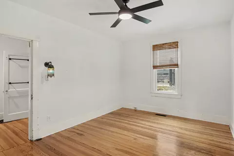 Bedroom - 301 Garner St, Springfield, TN 37172 photo 2 of 5