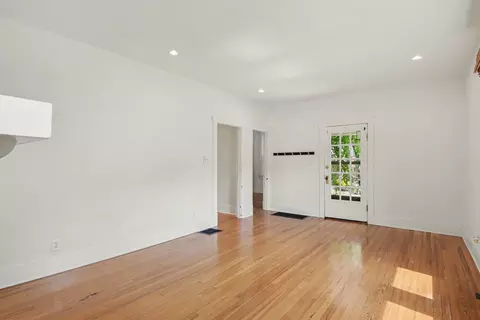 Living - 301 Garner St, Springfield, TN 37172 photo 3 of 3