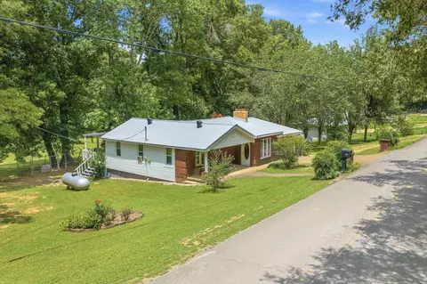 8120 Mount Carmel Rd, Decaturville, TN 38329