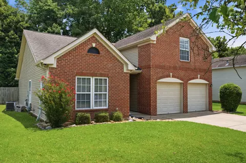 Exterior - 3701 Ivanora Dr, Spring Hill, TN 37174 photo 2 of 4
