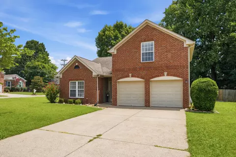 Exterior - 3701 Ivanora Dr, Spring Hill, TN 37174 photo 3 of 4